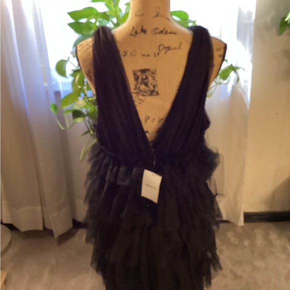 Black Dress - Picture 3 of 5